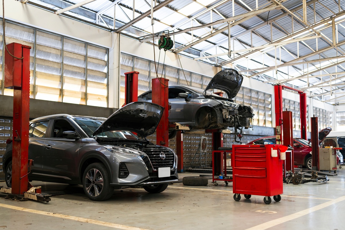 production floor flowing smoothly at auto body shop